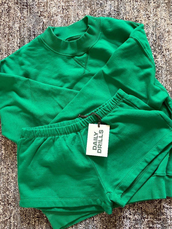 Daily Drills Other - NWT Kelly Green daily drills set